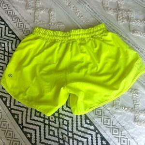 Lululemon Hotty Hot Low-Rise Lined Short 2.5"
